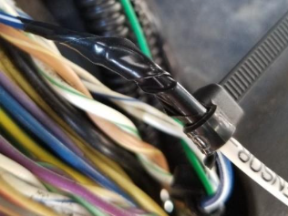 A circuit board

Description automatically generated